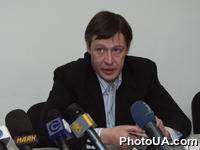 Пресс-конференция с российскими актерами Ренатой Литвиновой, Михаилом Ефремовым и режиссером Марком Рудинштейном в рамках премьерного показа в Украине художественного фильма "Небо. Самолет. Девушка". На фото: Михаил Ефремов