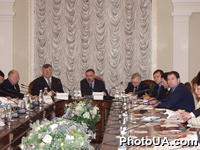 Первое заседание межпарламентской комиссии по сотрудничеству между Верховной Радой Украины и Федеральным собранием России. Заседание ведет вице-премьер министр Украины по гуманитарным вопросам Дмитрий Табачник