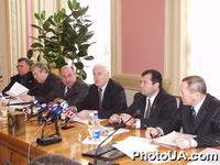 Круглый стол по обуждению проекта Государственной программы реформирования и развития жилищно-коммунального хозяйства Украины. На фото: глава Комитета ВР по вопросам строительства, транспорта, жилищно-коммунального хозяйства и связи В.Пустовойтенко