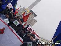 В Киеве прошел ╚Марш мира╩ в поддержку европейских организаций, борющихся за мир. В акции ╚Нет!╩ против войны в Ираке приняли участие 32 политические партий и общественных организаций Украины