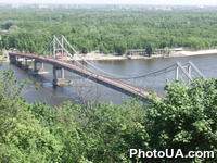 Киевский пешеходный мост над Днепром