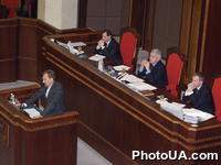 Парламентские слушания в ВР Украины на тему: "Украинско-российские отношения: современное состояние и перспективы". На трибуне ВР Украины - российский депутат Горегляд В.П.