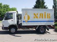 Грузовой автомобиль для перевозки хлебобулочных изделий