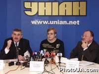 Пресс-конференция "правонарушения в Верховной Раде 23 и 24 декабря 2003 года" при участии народных депутатов Украины Сергея Саса, Вячеслава Коваля, Галины Гармаш