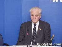 Пресс-конференция народных депутатов Украины Александра Турчинова и Степана Хмары на тему: "Новые провокации власти против оппозиции". На фото: народный депутат Украины Степан Хмара