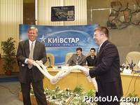Пресс-конференция, приуроченная запуску совместного проекта ЗАО "Киевстар Дж.Эс.Эм" та АКИБ "УкрСиббинк" по выпуску международной платежной МОБИкарты