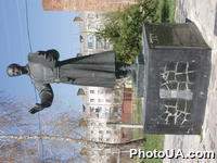 Памятник украинскому философу Григорию Сковороде в г. Переяслав-Хмельницкий Киевской области