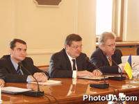 В Украине с однодневным официальным визитом находится Генеральный секретарь НАТО Яап де Хооп Схеффер. На фото: министр иностранных дел Украины Константин Грищенко на встрече с Генеральным секретарем НАТО Яап де Хооп Схеффером
