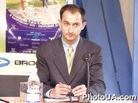 Пресс-конференция посвященная итогам ежегодной спортивной молодежной акции "БРУКС - В здоровом теле - здоровый дух". На фото: руководитель акции "БРУКС - В здоровом теле - здоровый дух" Олег Охрименко