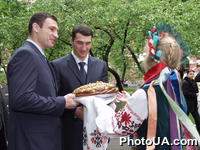 Встреча известных украинских боксеров братьев Кличко с лицеистами Киевского военного лицея имени Ивана Богуна