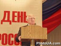 Посольство России в Украине по случаю Дня России провело в Киеве прием в Международном центре культуры и искусств. На фото: Посол РФ в Украине Виктор Черномырдин произнес торжественную речь, посвященную этому празднику