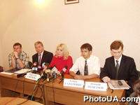 Пресс-конференция активистов акции протеста сумских студентов против объединения местных вузов