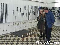 Графико-пространственная инсталяция "В поисках голубой нити", автор Анатолий Шелест