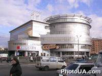 Торговый центр "Квадрат" возле метро "Лукьяновка", г.Киев