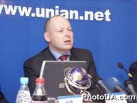 Пресс-конференция посвященная итогам и перспективам развития украинского рынка пластиковых карт, а также эмиссии Приватбанком 3-х миллионной пластиковой карты VISA. Председатель Правления Приватбанка Александр Дубилет
