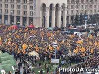 В Киеве на Майдане Независимости проходит многотысячный митинг в поддержку кандидата в Президенты Украины Виктора Ющенко