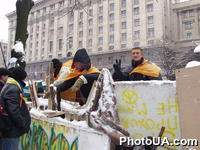 Участники акции гражданского неповиновения продолжают митинг в поддержку В.Ющенко в Киеве на Крещатике