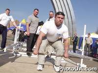 10 апреля в Киеве будет проходить международный турнир богатырей ╚Ukraine open-2005╩. Апробирование спортивных снарядов атлетами на площадке возле арки ╚Дружбы народов╩