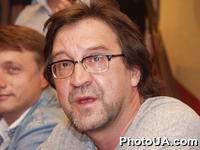 Пресс-конференция посвященная ювбилейному туру группы "ДДТ", котрая празднует свое двадцятипятилетие, и презентация нового альбома "пропавший без вести". Лидер группы Юрий Шевчук