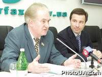 Пресс-конференция В.Коновалюка на тему: "Итоги IX внеочередного съезда политической партии "Трудовая Украина". В работе также принял участие народный депутат Украины Анатолий Раханский