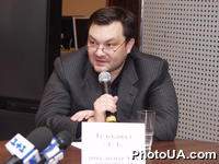Заседание "круглого стола" на тему "Роль украинских журналистов в оранжевой революции: оправдались ли надежды?". В работе приняли частие ведущие журналисты ТРК "Эра", телеканала "1+1", "Интер",а также политологи. На фото: В.Пиховшик