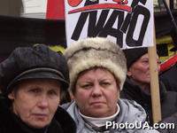 На Майдане Незалежности прошла мирная акция протеста против вступления Украины в НАТО. Организатор акции - ПСПУ