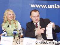 Пресс-конференция участницы 55-го конкурса "Мисс мира-2005" и победительницы конкурса "Мисс Украина 2005" Ю.Пинчук, которая рассказала о подробностях конкурса "Мисс Мира 2005", состоявшегося в Китае 10 декабря