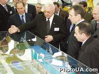Торжественное открытие в г.Боярка Газового метрологического центра. На фото: вице-премьер-министр Украины Андрей Клюев, Комиссар Еврокомиссии по вопросам энергетики Андрис Пибалгс, председатель правления НАК "Нафтогаз" В.Шелуденко и А.Мэрнье