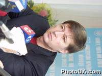Пресс-конференция по поводу торжественных проводов национальной Дефлимпийской сборной команды Украины по зимним видам спорта в Солт-Лейк-Сити. На фото: министр Украины по делам семьи, молодежи и спорта Виктор Корж