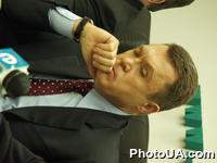 Пресс-конференция членов "Украинского форума", посвященная итогам "круглого стола" на тему: "Реформирование Службы безопасности Украины: для власти или для граждан?". На фото: Владимир Семиноженко