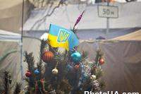 Площадь Независимости в Киеве готовится к встрече 2014 года. Народный протест продолжается