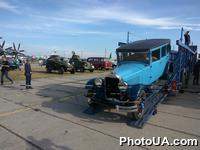Фестиваль 'Old Car Land"