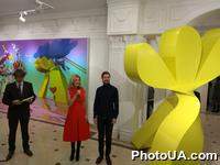Наталья Заболотная и Степан Рябченко в Art Ukraine Gallery презентовали крупнейший 3D цветок в истории Украины
