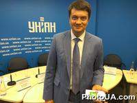 Дмитрий Разумков представил кандидатов в народные депутаты Украины от политической партии "Слуга народа" в одномандатных округах Киевской области