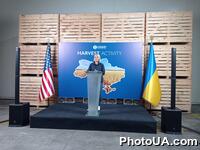 Посол США в Україні Бріджит Брінк 