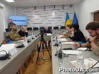 "Важкий 2024 рік та непрогнозований 2025: ключові загрози та очікування". Публічна дискусія 
